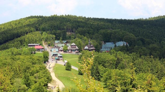 2002-Pustevny-panorama-hreben